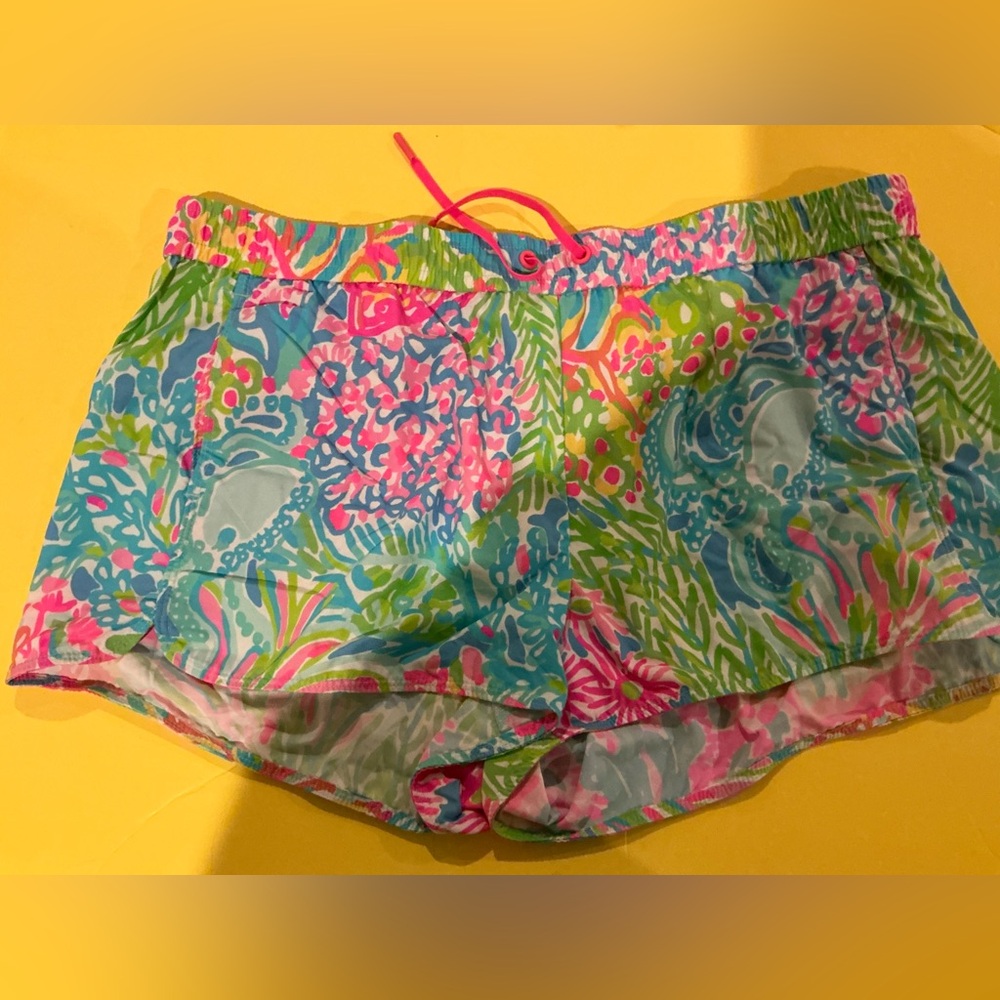 Lilly Pulitzer Luxletic Run Around Shorts sz XL Multi Lovers Coral - Picture 2 of 6